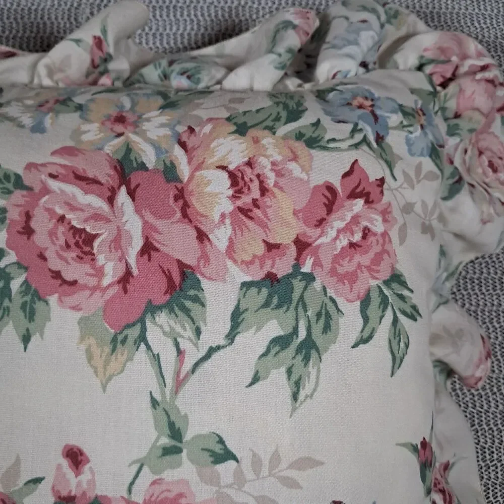 Vtg Romantic Rose Floral Pillow Lace Accent Cottage Granny Core